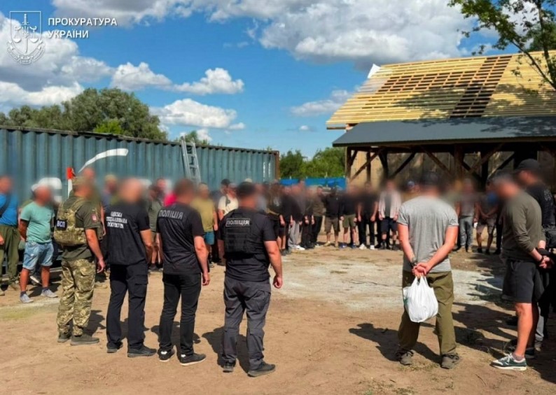Крім солдатів, для будівництва командир задіяв ще один ресурс частини Крім солдатів, для будівництва командир задіяв ще один ресурс частини